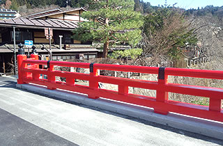 高山のシンボル、中橋の欄干製作